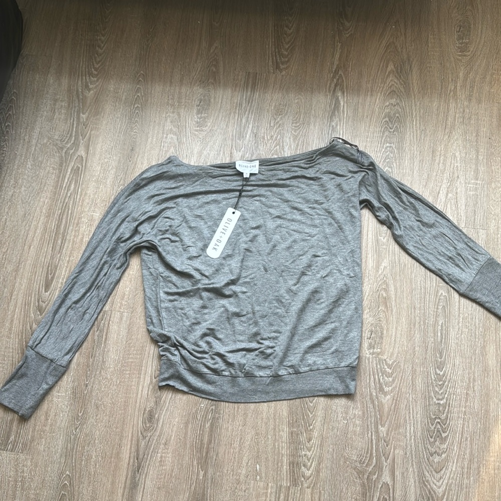 Olive and oak never worn size M top